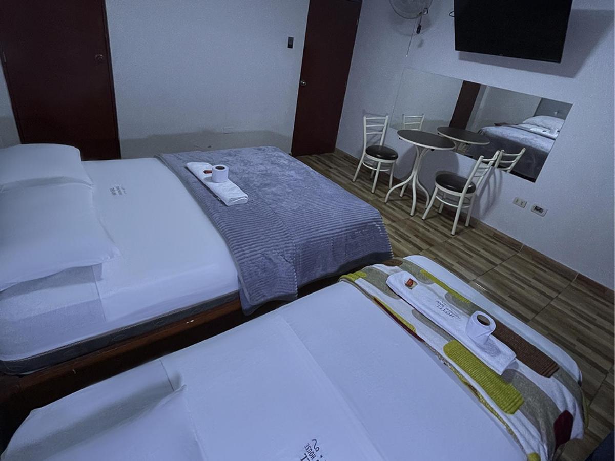 Hotel Peruvians House Callao Bagian luar foto