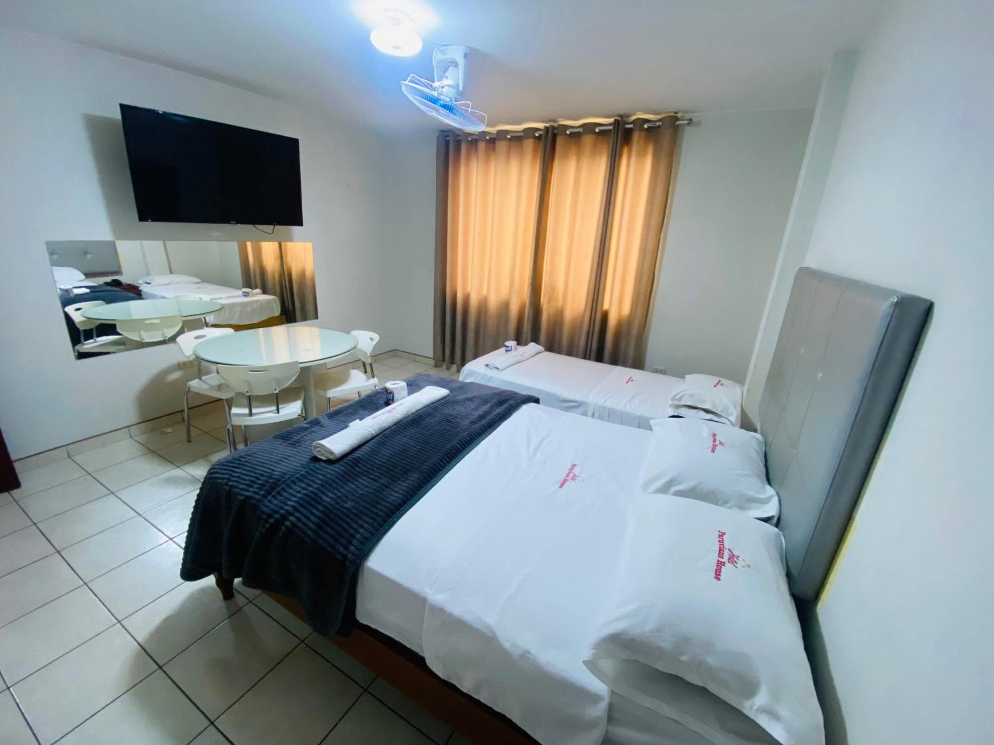 Hotel Peruvians House Callao Bagian luar foto