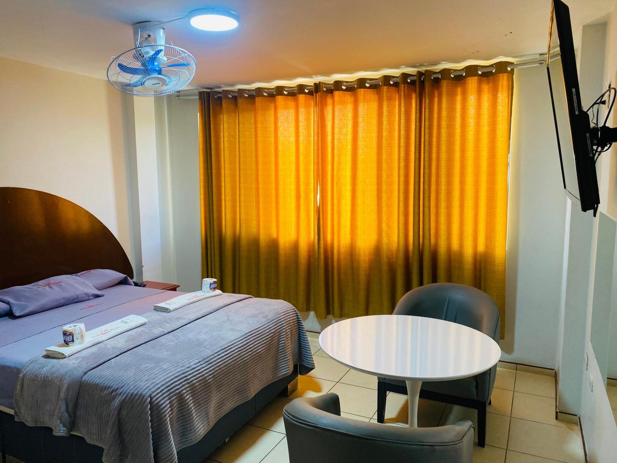 Hotel Peruvians House Callao Bagian luar foto